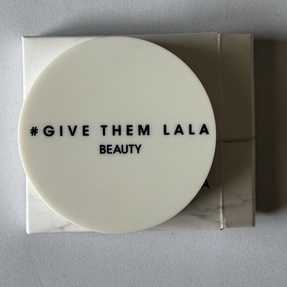 Give Them Lala Beauty Pressed Highlighter - Showstopper - NIB - Picture 3 of 5